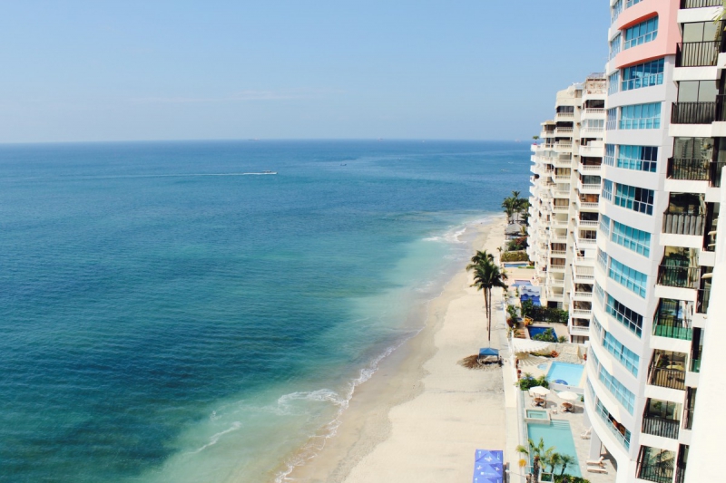 chambre-hote-LA VALETTE DU VAR-min_beach_ocean_shore_hotel_palm_tree-33726